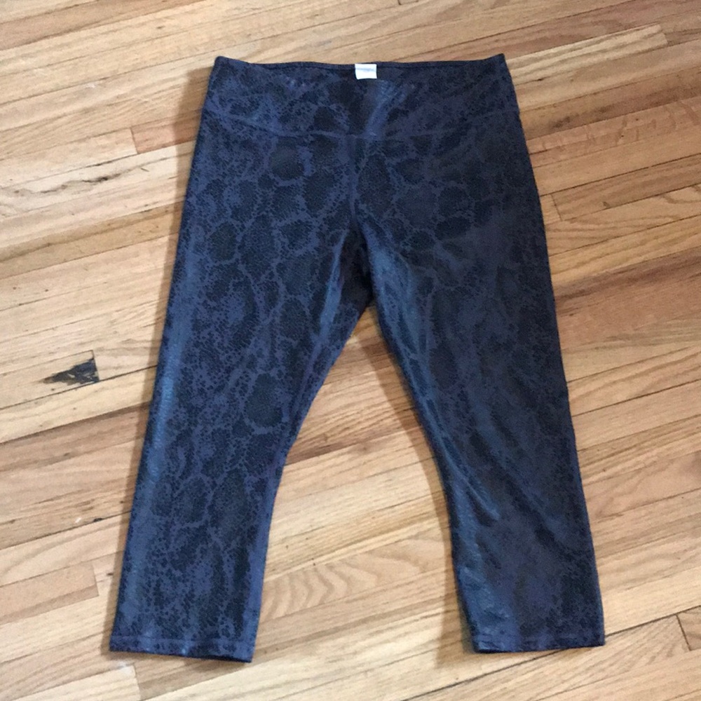 Fabletics bottoms snake skin
